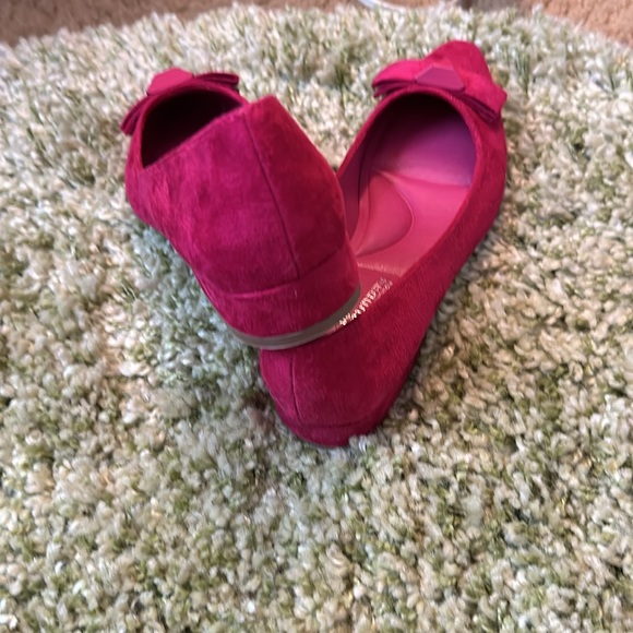 Deep pink suade shoes. - Picture 4 of 5